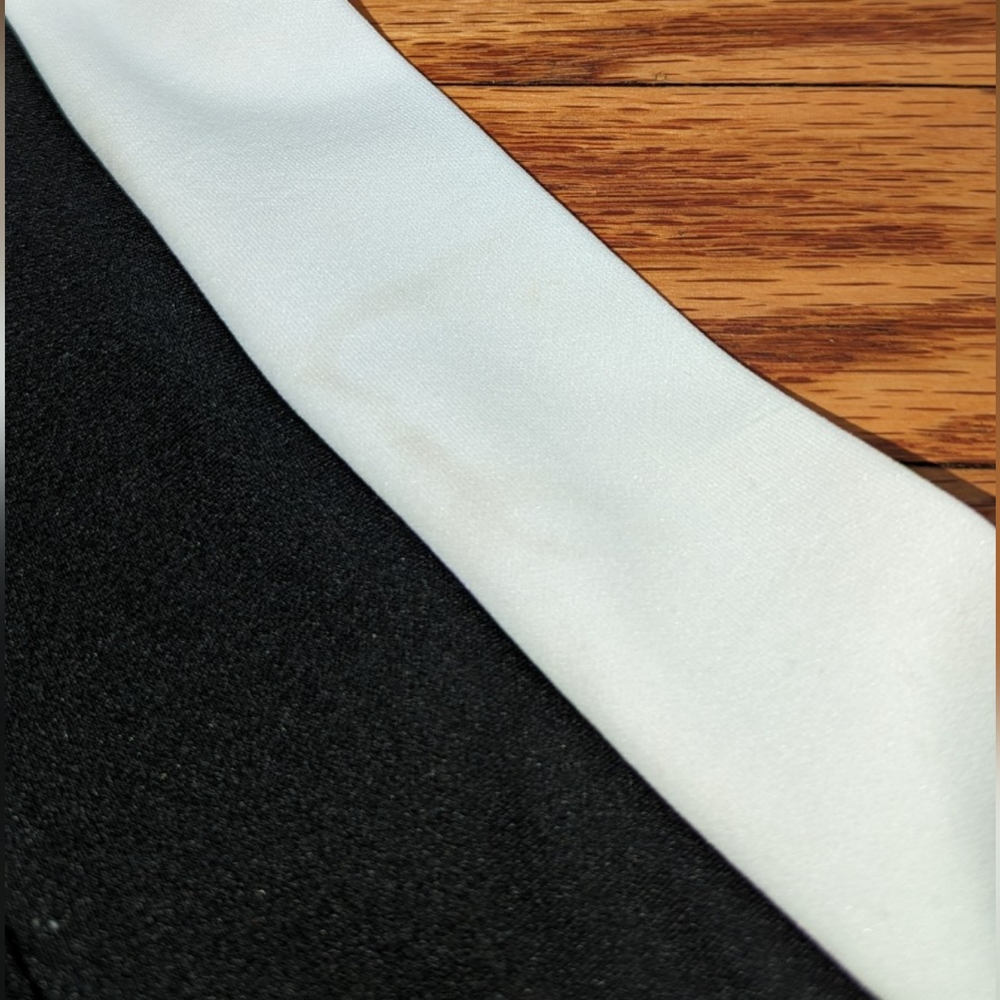 SOLD 🚫 Chic Petite Black & White Color Block Cross Front Neck Jumpsuit - Picture 15 of 16